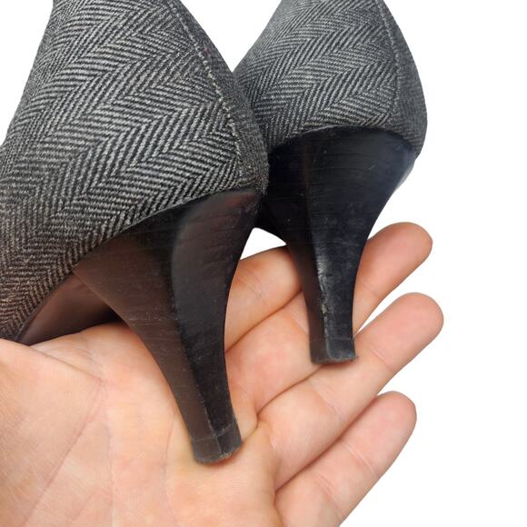 Gray Pointed Toe Heels Womens 6.5 Kitten Slip Ons Dressy Boss Lady Office Siren - Picture 7 of 11